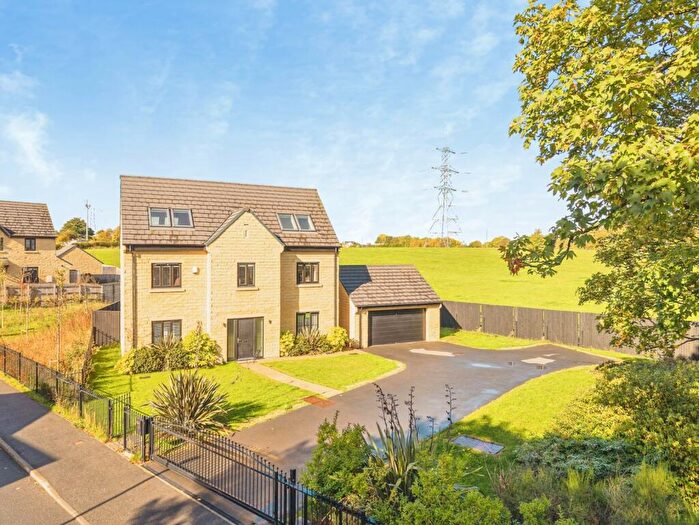 5 Bedroom Detached House For Sale In Kensington Way, Gomersal, Cleckheaton, West Yorkshire, BD19