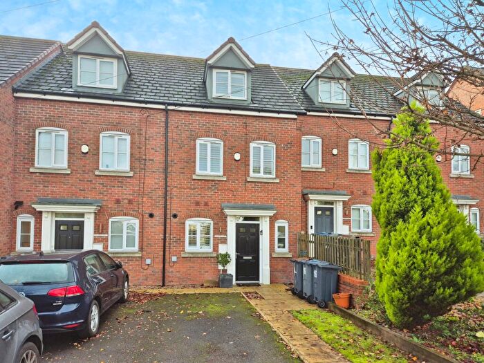 4 Bedroom Town House For Sale In Tennal Road, Birmingham, B32