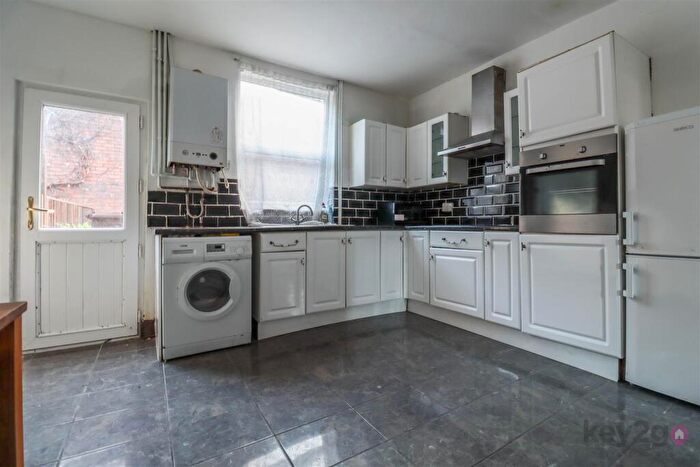 3 Bedroom End Of Terrace House For Sale In Cecil Square, Sheffield, S2