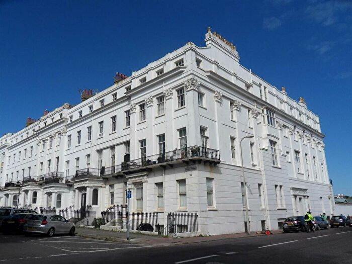 3 Bedroom Apartment To Rent In Flat Sussex Mansions, Sussex Square, BN2