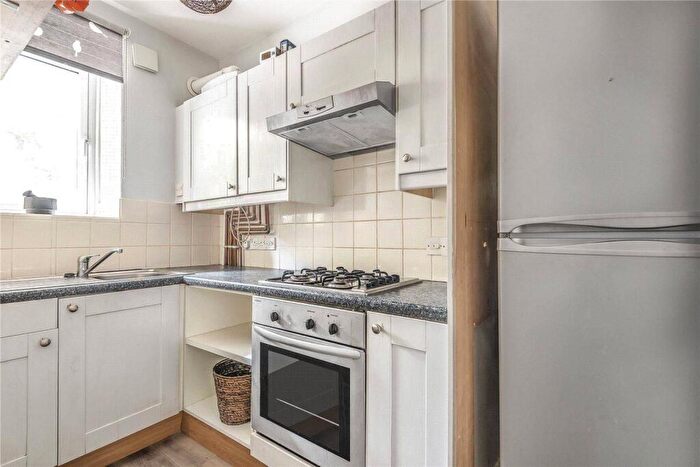 1 Bedroom Flat To Rent In York Road, Battersea, London, SW11