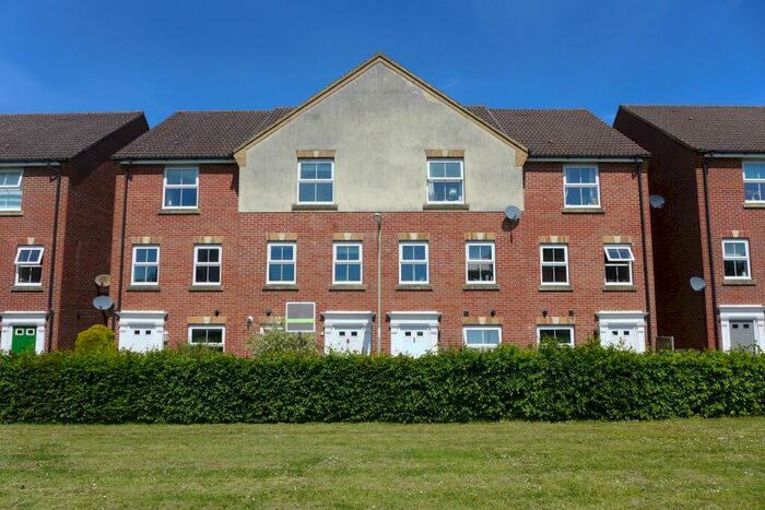 4 Bedroom Town House To Rent In North Baddesley Carpiquet Park Unfurnished, SO52