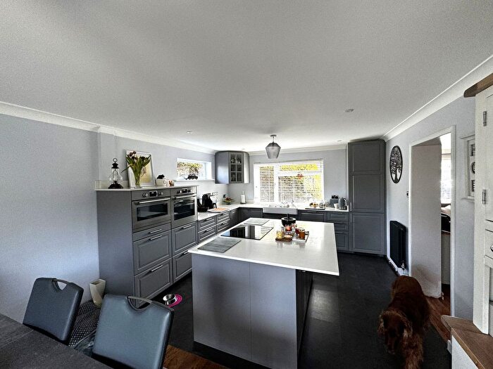 3 Bedroom End Of Terrace House For Sale In Staplehurst, Kent, TN12