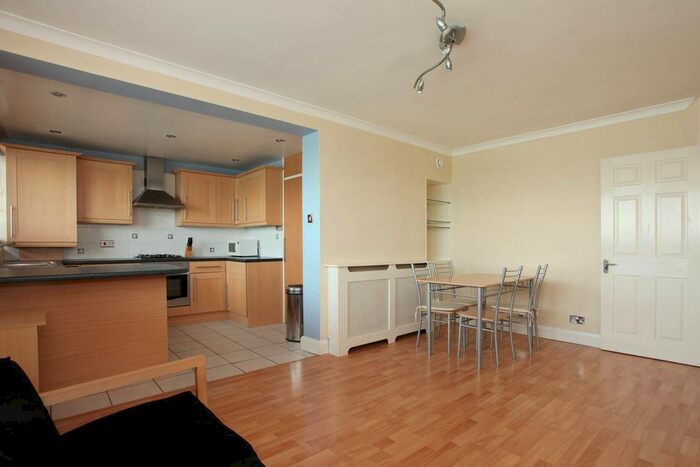 1 Bedroom Flat To Rent In Queensdale Crescent, Holland Park, London, W11