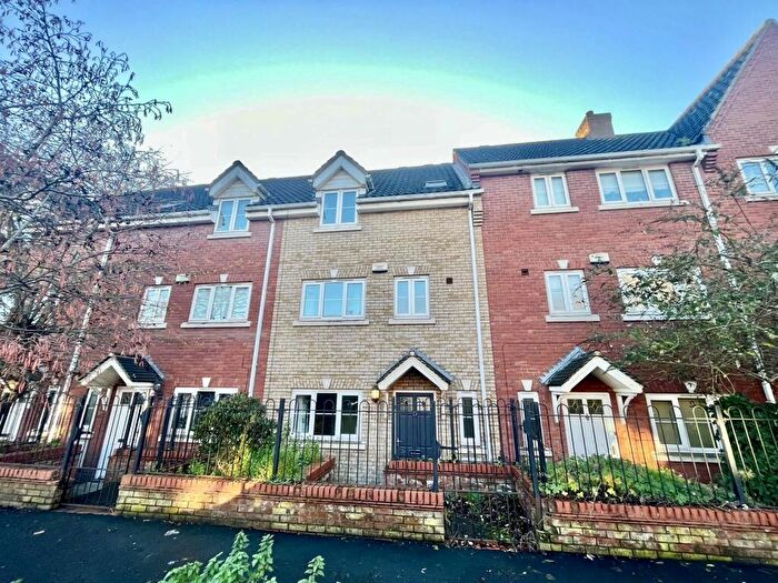 4 Bedroom Town House To Rent In Drayton Road, Norwich, Norwich, NR3