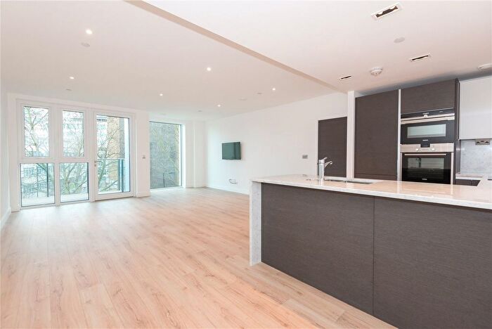 2 Bedroom Flat To Rent In Beadon Road, London, W6