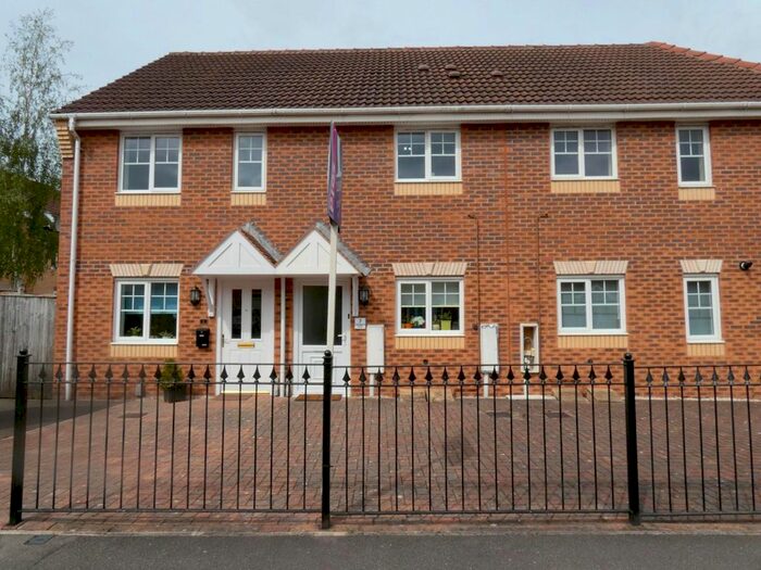 2 Bedroom Maisonette To Rent In Cairngorm Drive, Mansfield, NG18