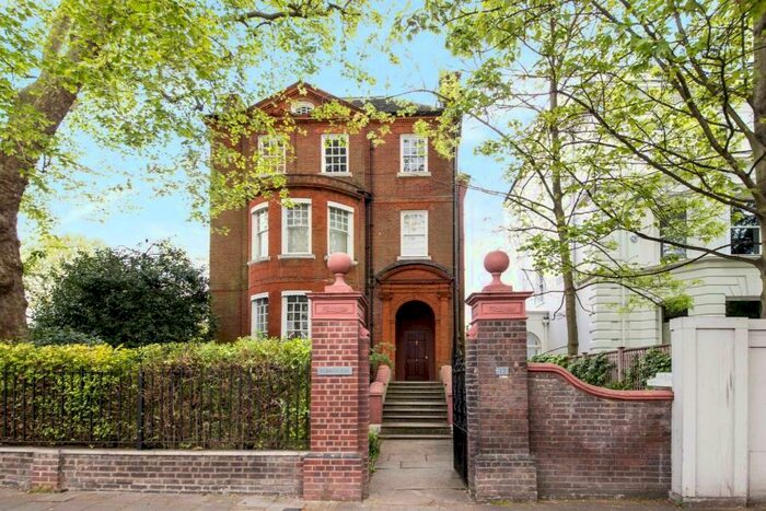 1 Bedroom Flat To Rent In Rosslyn Hill, Hampstead, London, NW3