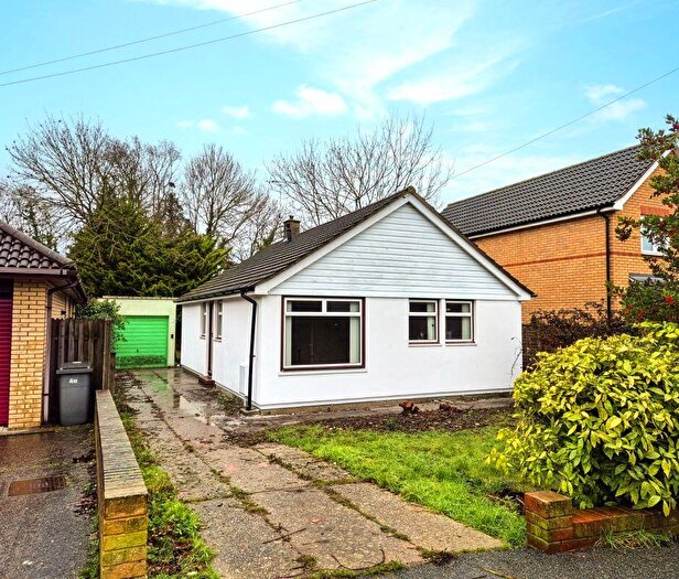 2 Bedroom Detached Bungalow For Sale In Falmouth Road, Chelmsford, CM1