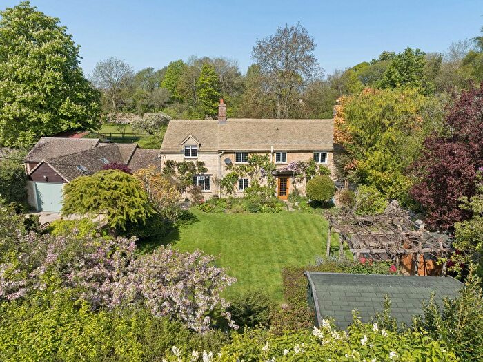 5 Bedroom Detached House For Sale In North Leigh, East End, OX29