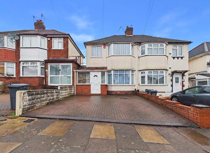 3 Bedroom Semi-Detached House For Sale In Sandringham Road, Great Barr, Birmingham, B42