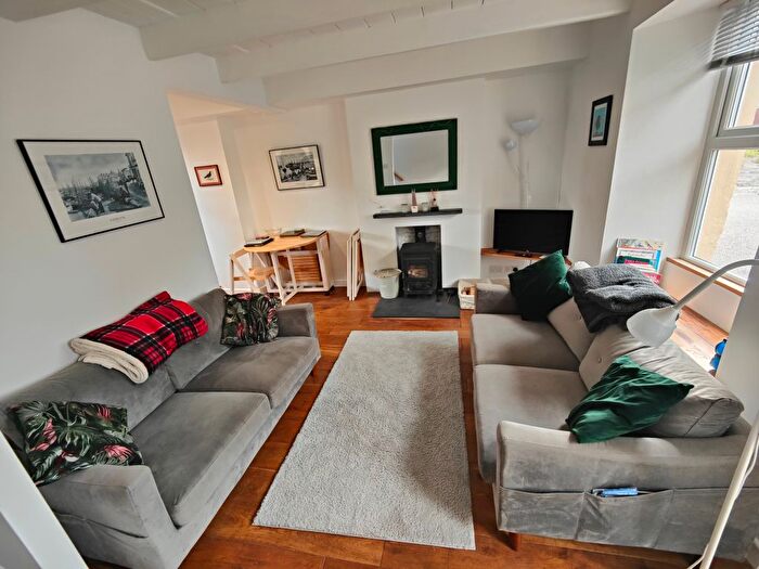 2 Bedroom Cottage To Rent In Bosorne Road, Penzance, TR19