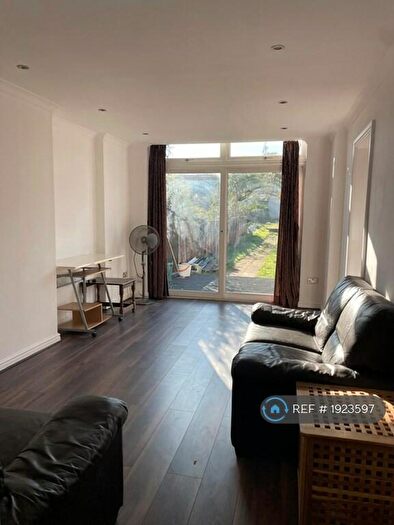 2 Bedroom Maisonette To Rent In Eagle Road, Middlesex, HA0