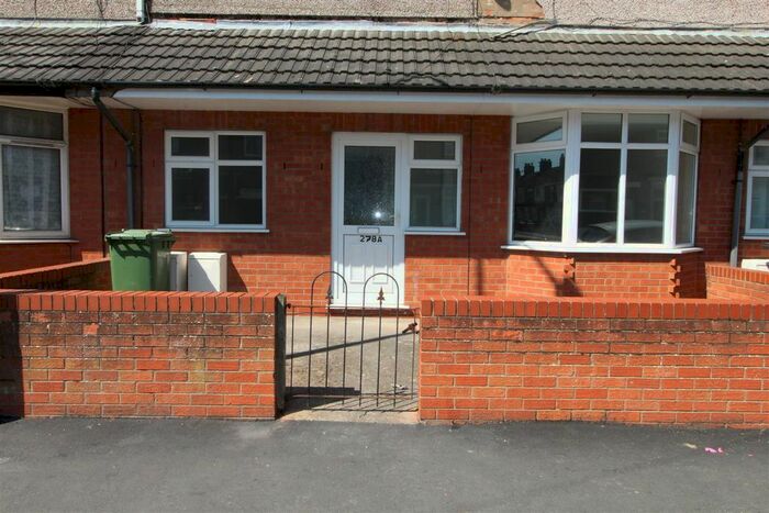 2 Bedroom Flat To Rent In Heneage Road, Grimsby, N.E. Lincs, DN32