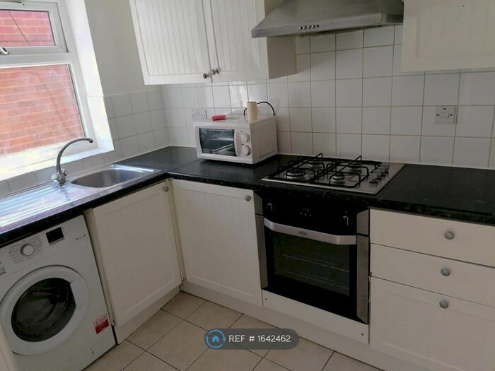 1 Bedroom Flat To Rent In South Ealing Road, London, W5