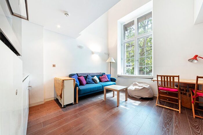 1 Bedroom Flat To Rent In Marconi House, Strand, London, WC2R