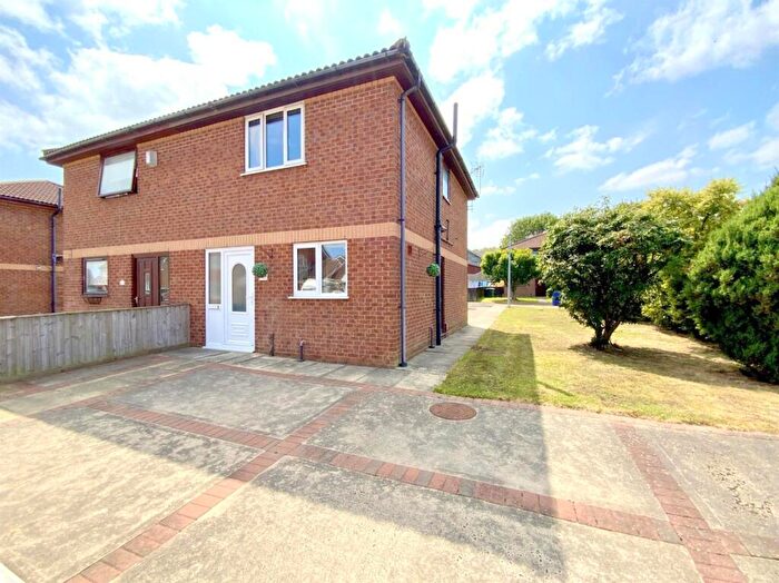 2 Bedroom Semi Detached House For Sale In Peterhouse Road, Grimsby, DN34