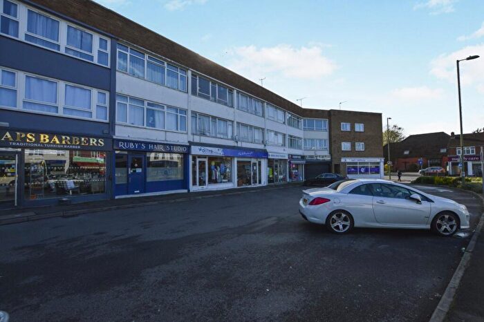 3 Bedroom Maisonette For Sale In Cove Road, Farnborough, Hampshire, GU14