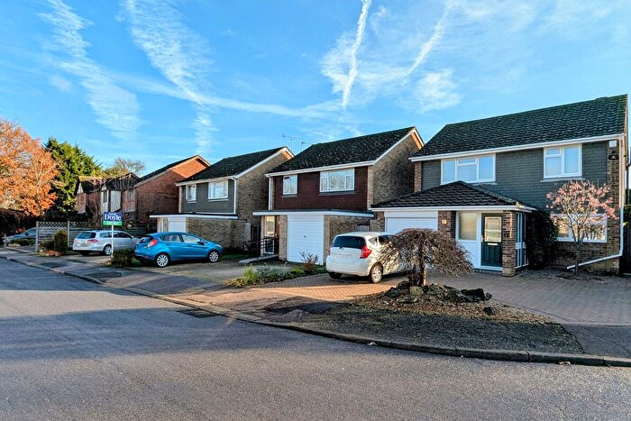 4 Bedroom Detached House For Sale In Lombardy Close, Leverstock Green, HP2