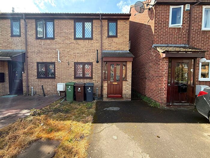 2 Bedroom Detached House To Rent In Holden Close, Dagenham, Essex, RM8