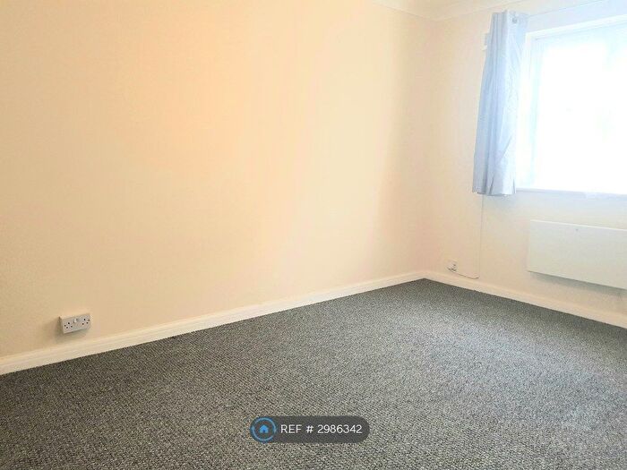 2 Bedroom Flat To Rent In Harewood Court, Harrow, HA3
