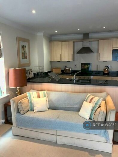 2 Bedroom Flat To Rent In Royal Swan Quarter, Leatherhead, KT22
