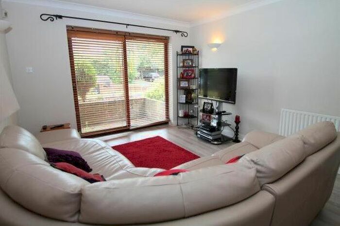1 Bedroom Flat To Rent In Kemerton Road, Beckenham, BR3