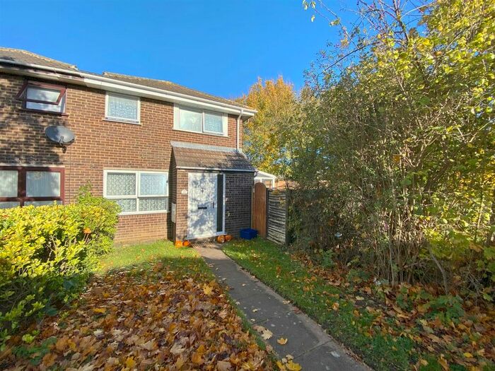3 Bedroom End Of Terrace House To Rent In Elmhurst Close, Furzton, Milton Keynes, MK4