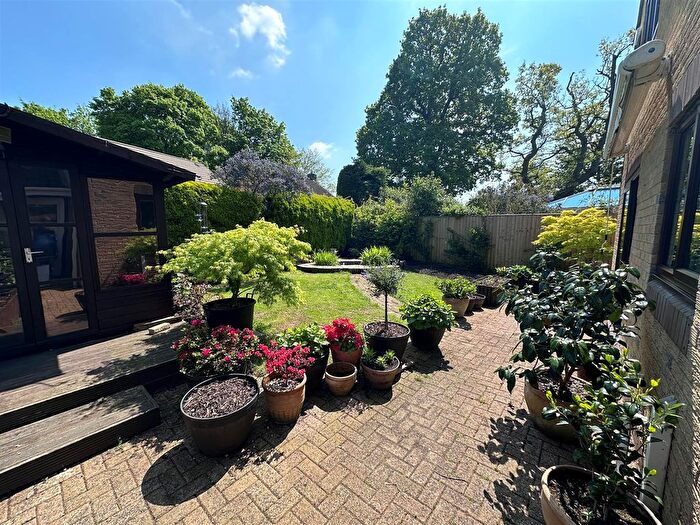 4 Bedroom Detached House For Sale In Maple Close, Calne, SN11