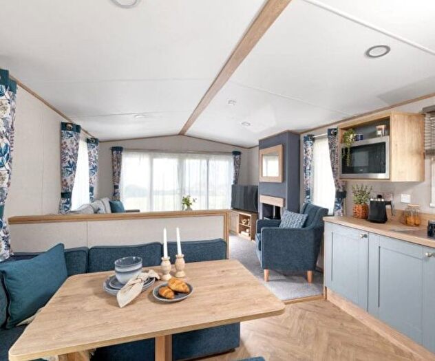 2 Bedroom Park Home For Sale In Sway Road, New Milton, BH25