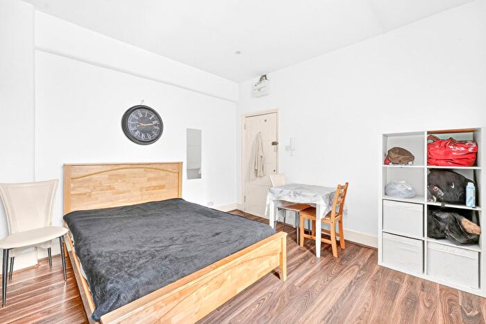 Studio To Rent In Commercial Road, Whitechapel, E1