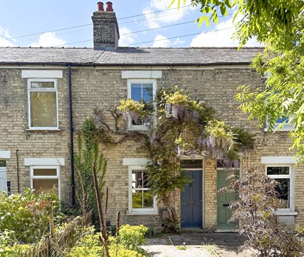 2 Bedroom Terraced House For Sale In Railway Street, Cambridge, CB1