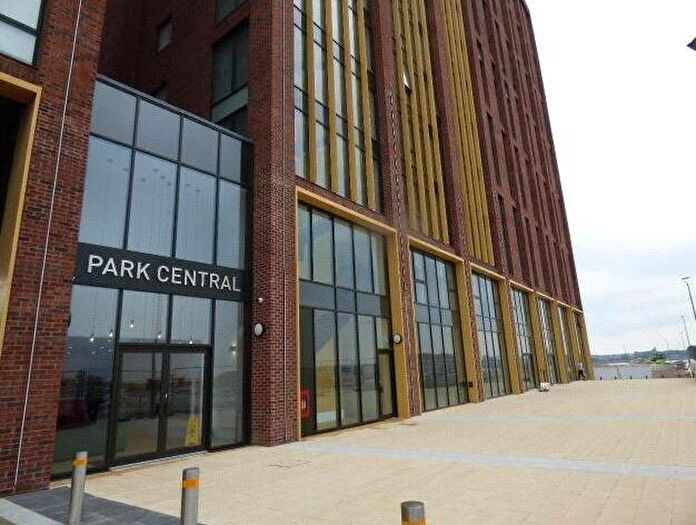 2 Bedroom Apartment To Rent In Jesse Hartley Way, Liverpool, Merseyside, L3