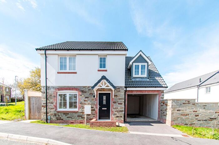 4 Bedroom Link Detached House For Sale In Wheal Jenkin, Liskeard, PL14