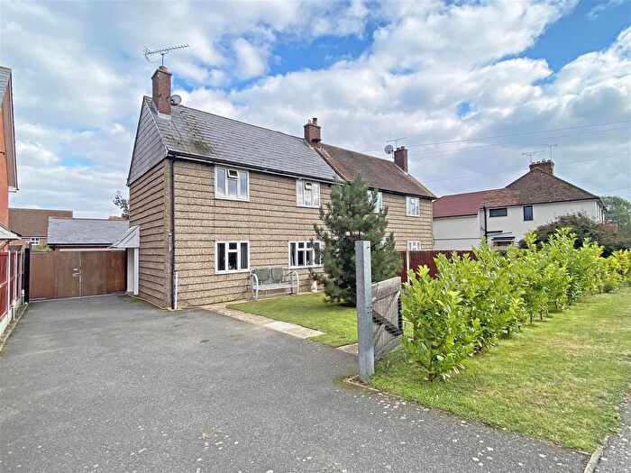 3 Bedroom Semi-Detached House For Sale In Brook View, Sandon, Chelmsford, CM2