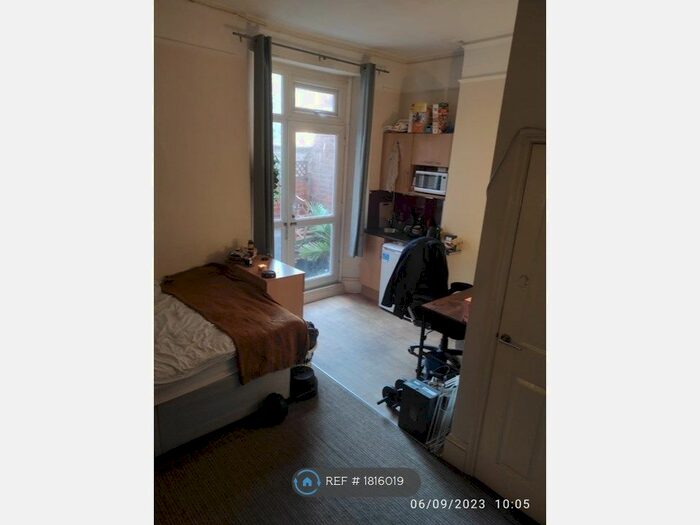 Studio To Rent In Holyhead Road, Coventry, CV1