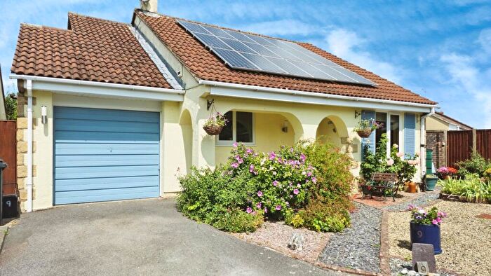 3 Bedroom Detached Bungalow For Sale In Alnwick, Swindon, Wiltshire, SN5