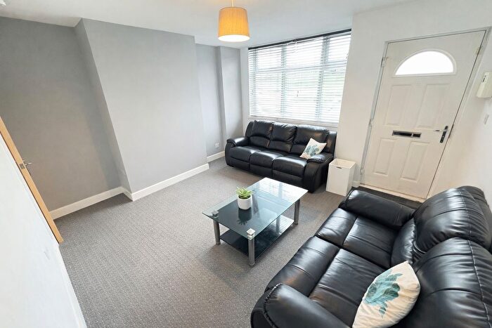 3 Bedroom Terraced House To Rent In Cross Speedwell Street, Leeds, West Yorkshire, LS6