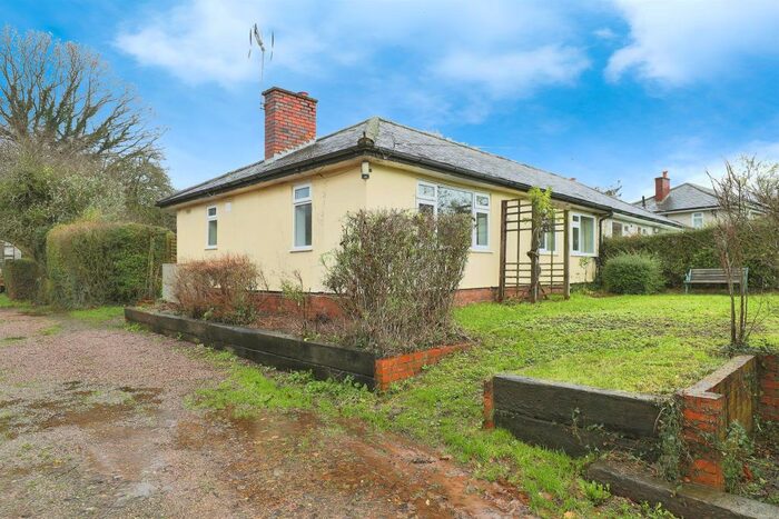 3 Bedroom Bungalow For Sale In The Bungalows, Shelsley Beauchamp, Worcester, WR6