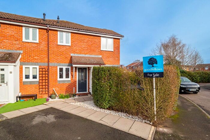 1 Bedroom End Of Terrace House For Sale In Cotswold Way, Worcester Park, KT4