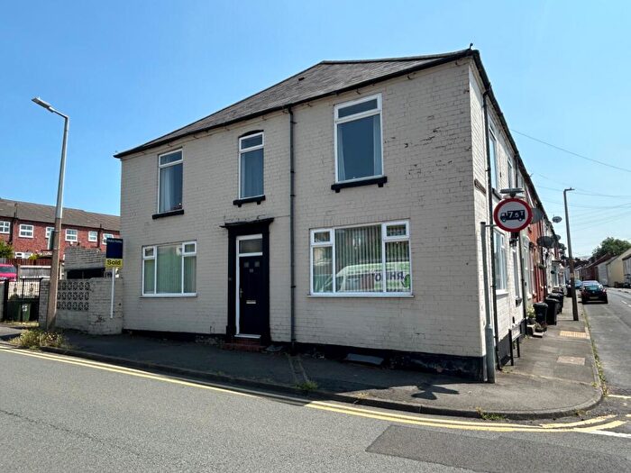 4 Bedroom End Of Terrace House To Rent In Attwood Street, Halesowen, West Midlands, B63