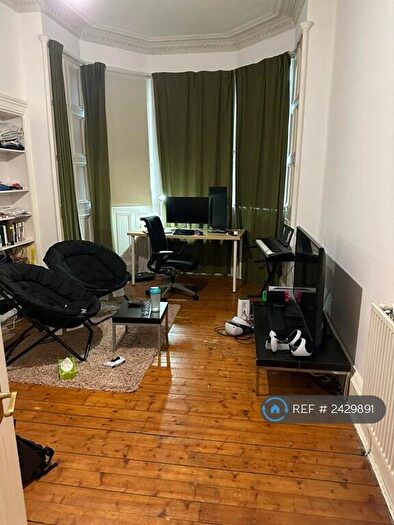 2 Bedroom Flat To Rent In Piershill Place, Edinburgh, EH8