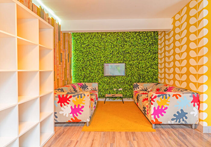 6 Bedroom End Of Terrace House To Rent In Bevendean Crescent, Brighton, BN2