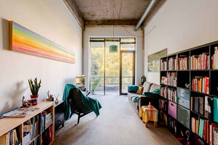 2 Bedroom Flat For Sale In Lake Shore, Lake Shore Drive, Bristol, BS13
