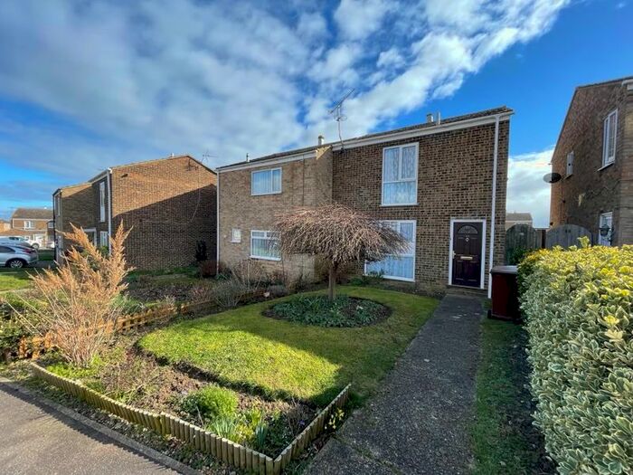 3 Bedroom Semi-Detached House To Rent In St. Matthews Way, Allhallows, Rochester, ME3