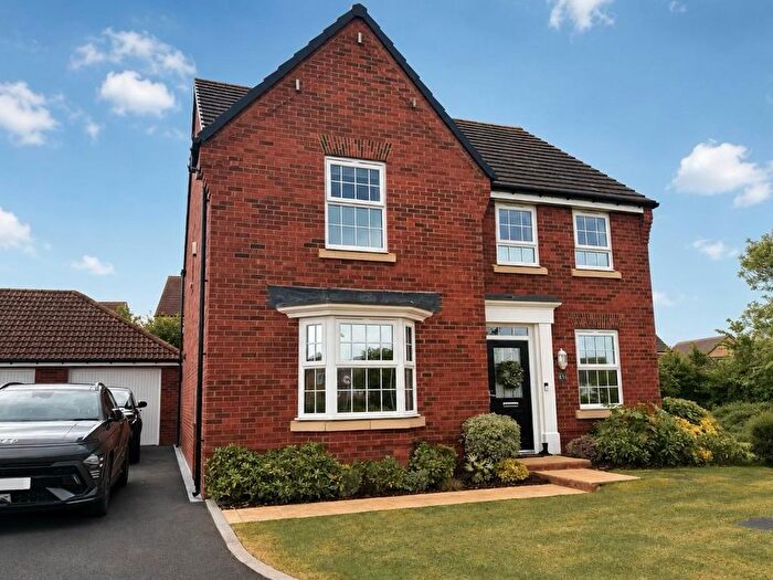 4 Bedroom Detached House For Sale In Mays Drive, Westbury, BA13