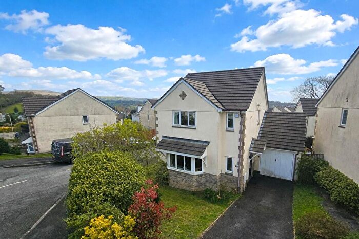 3 Bedroom Detached House For Sale In Courtlands Road, Tavistock, PL19