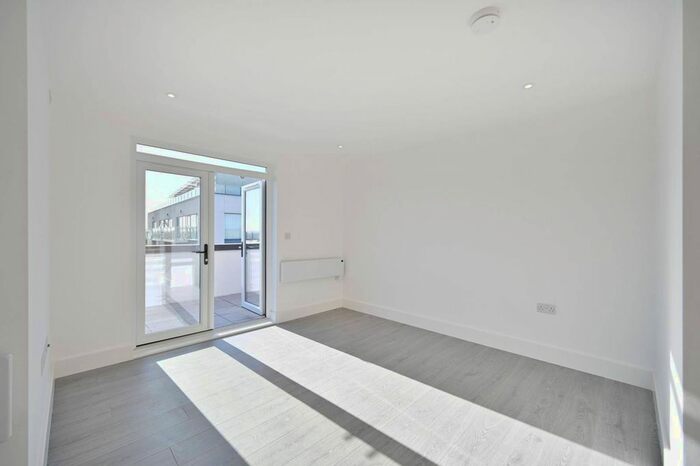 1 Bedroom Flat For Sale In Madison Heights, Wimbledon, London, SW19