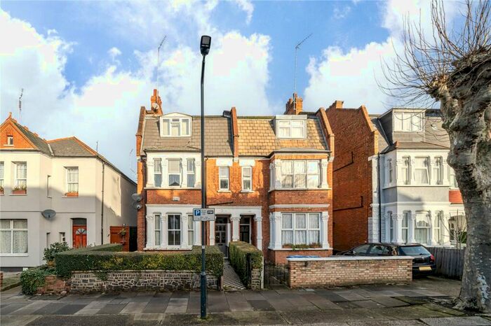 2 Bedroom Apartment To Rent In Melrose Avenue, London, NW2