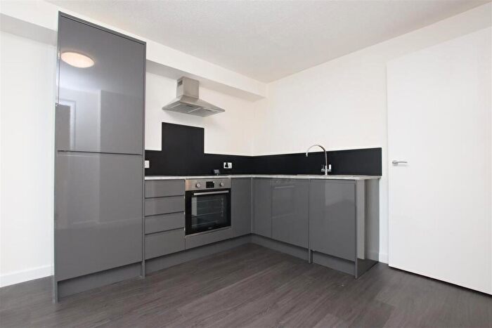 2 Bedroom Flat To Rent In Portland Place, Frome, BA11